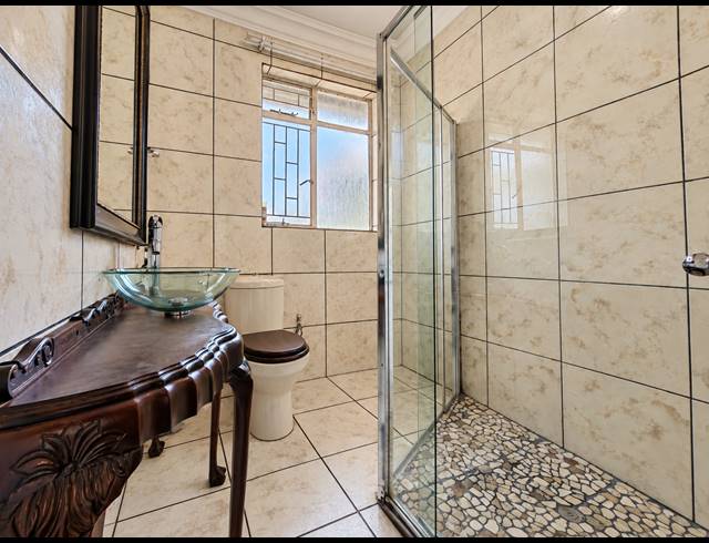 2 BEDROOM TOWNHOUSE FOR SALE IN THREE RIVERS